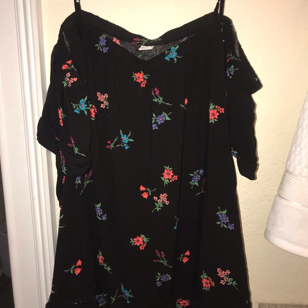 Off the shoulder Old Navy shirt